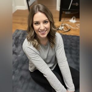 Lucky Brand Women's Light Gray Long Sleeve Top size L viscose